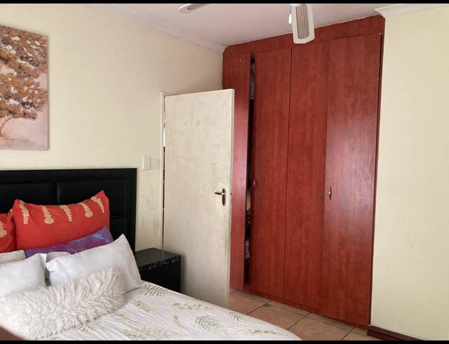 2 BEDROOM APARTMENT FOR SALE IN RUSTENBURG CENTRAL